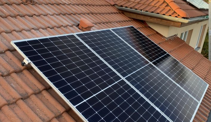 Realizace fotovoltaiky: RD Čakovičky 