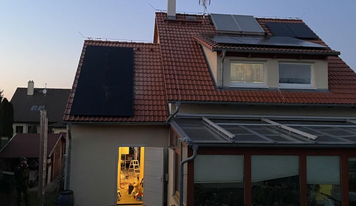 Realizace fotovoltaiky: RD Jesenice